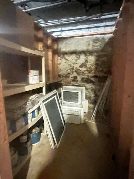 Building Photo - 112 Franklin St