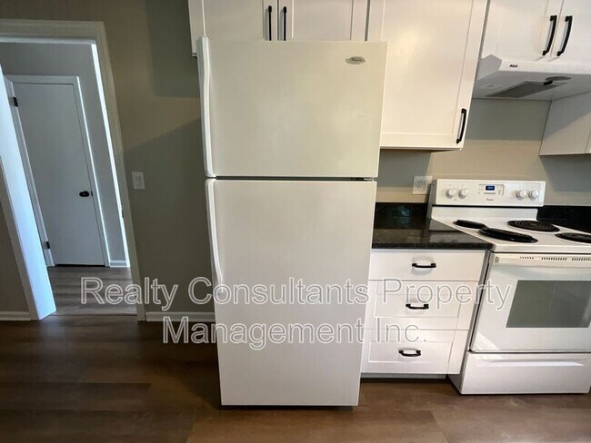 Building Photo - 1413 Gracewood Dr