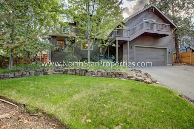 Building Photo - Spacious Five Bed Home in NW Bend