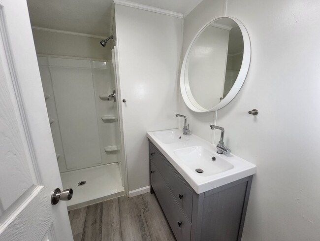 Building Photo - 6225 Tigerflower Dr