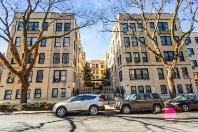 Building Photo - 604 W Addison St