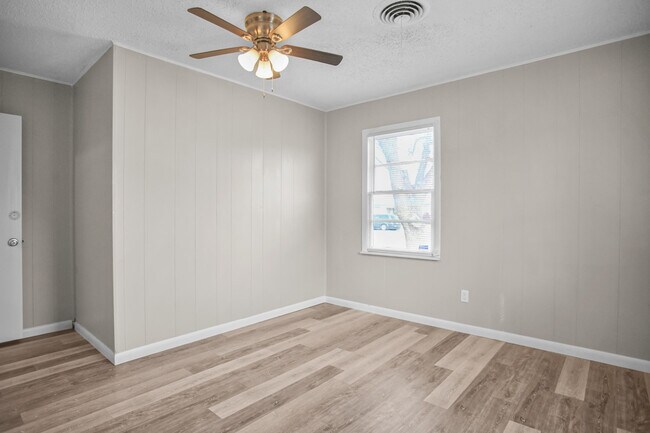 Building Photo - 4309 42nd St