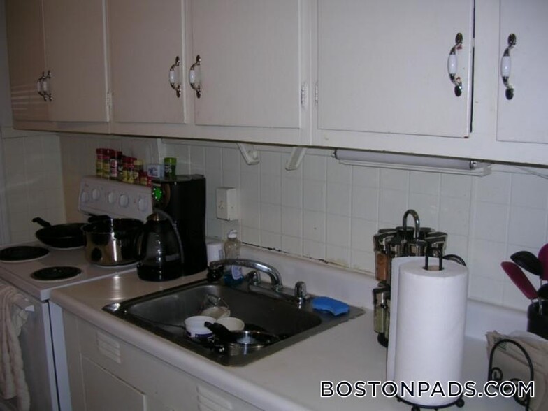 Primary Photo - 80 Fenway St