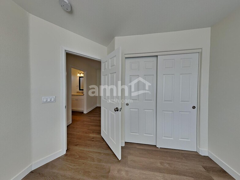 Building Photo - 1286 N 161st Ave