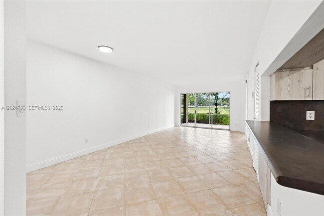 Building Photo - 1025 Coral Club Dr