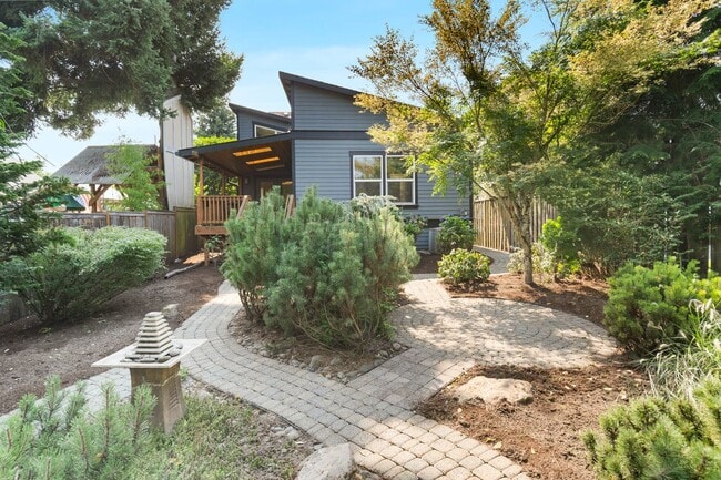 Building Photo - Beautiful 3-bdrm/2.5-bath in Beaumont-Wils...