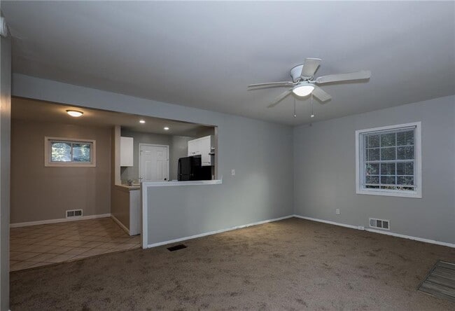 Building Photo - 3539 Tulip Dr