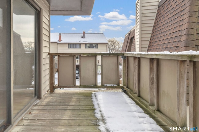 Building Photo - 202 Soundview Ave