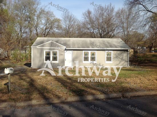 Primary Photo - 6000 Corona Ave