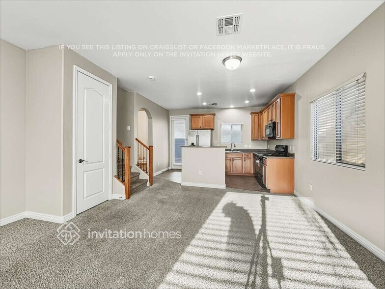 Building Photo - 229 S Trenton