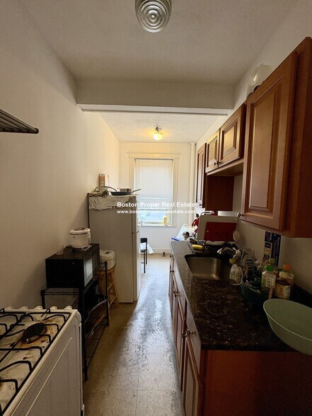 Building Photo - 60 Queensberry St