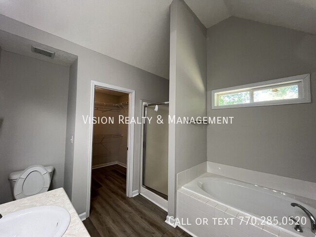 Building Photo - 116 McKenzie Overlook Dr