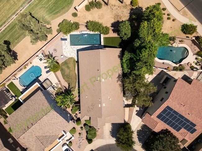 Building Photo - Spacious 4-Bedroom Home with Pool in Gilbe...