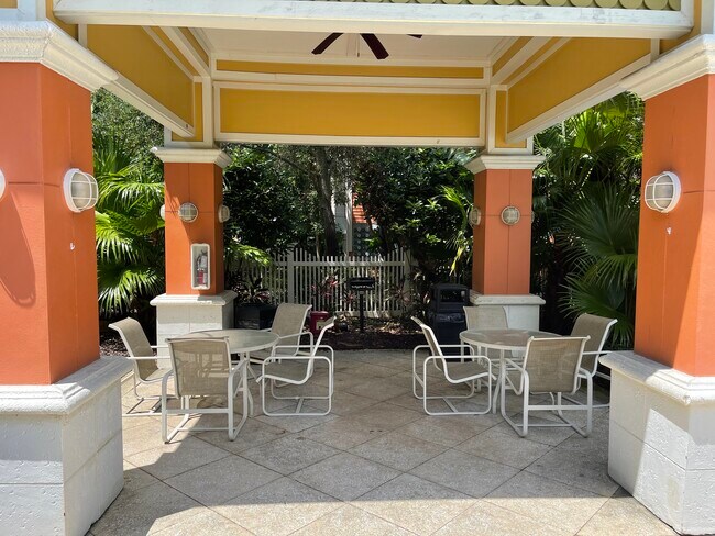 Building Photo - 4207 S Dale Mabry Hwy