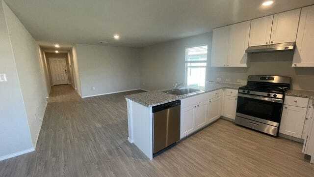 Building Photo - 430 Blue Stem Rd