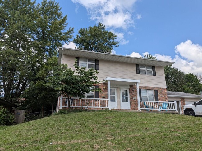 Building Photo - 805 S Fairview Rd