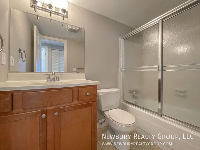 Building Photo - 530 N Main St