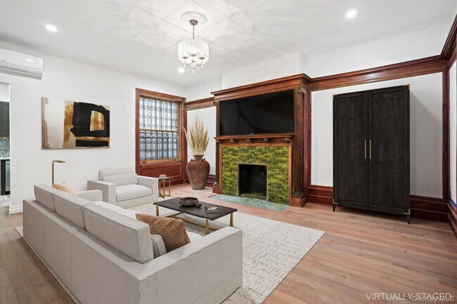 Building Photo - 453 W 140th St
