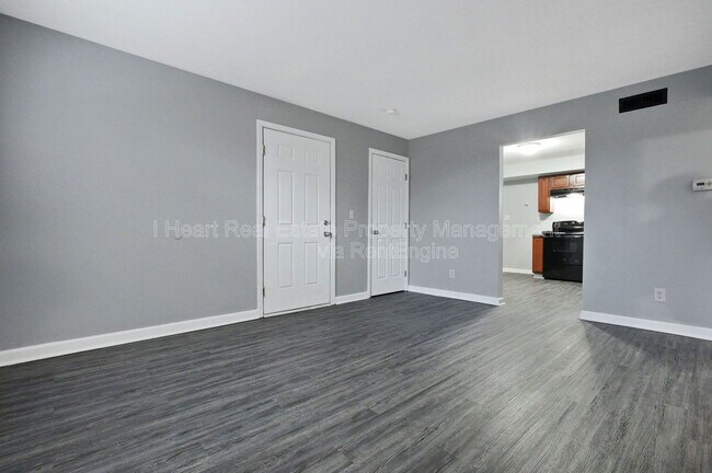 Building Photo - 268 Powell Cir