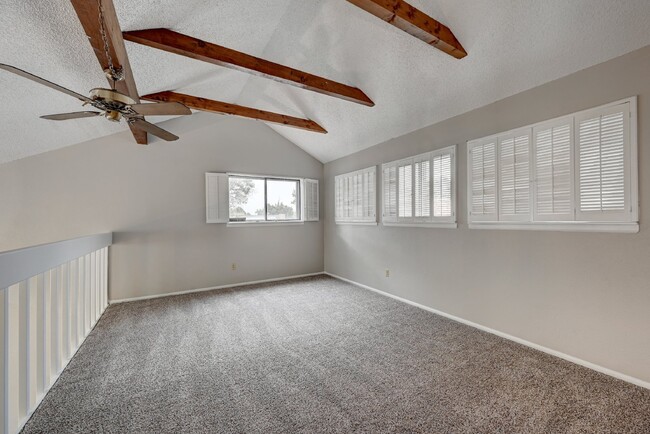Building Photo - $2,495 2 Bed, 2 Bath Townhome in Aurora wi...