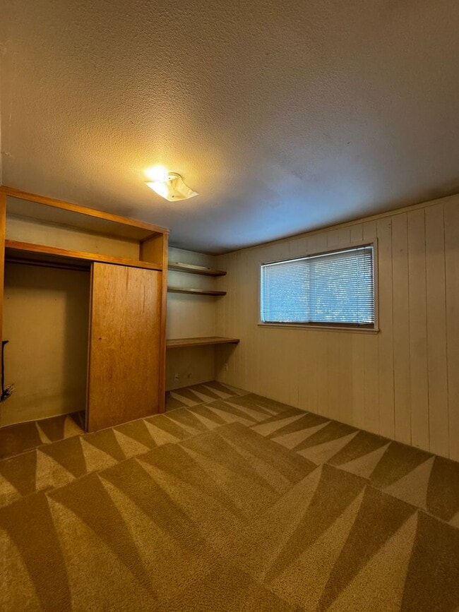 Building Photo - 1806 Parklane Ave