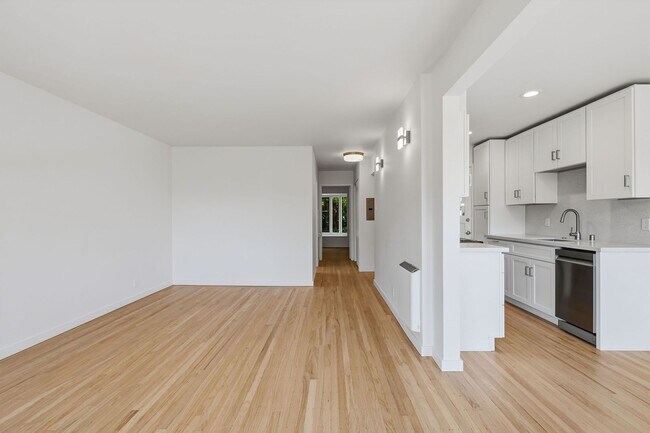 Building Photo - 26 Lovell Ave