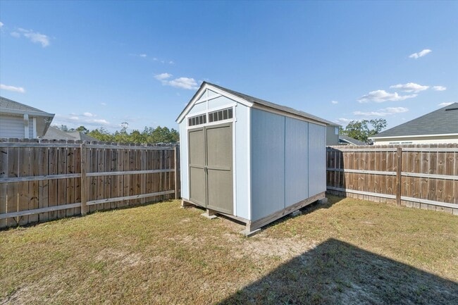 Building Photo - MOVE-IN READY! (Pet Friendly)