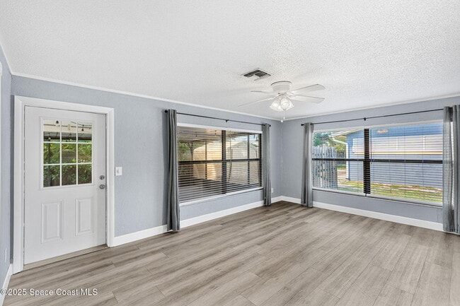 Building Photo - 1375 Crevalle Ave