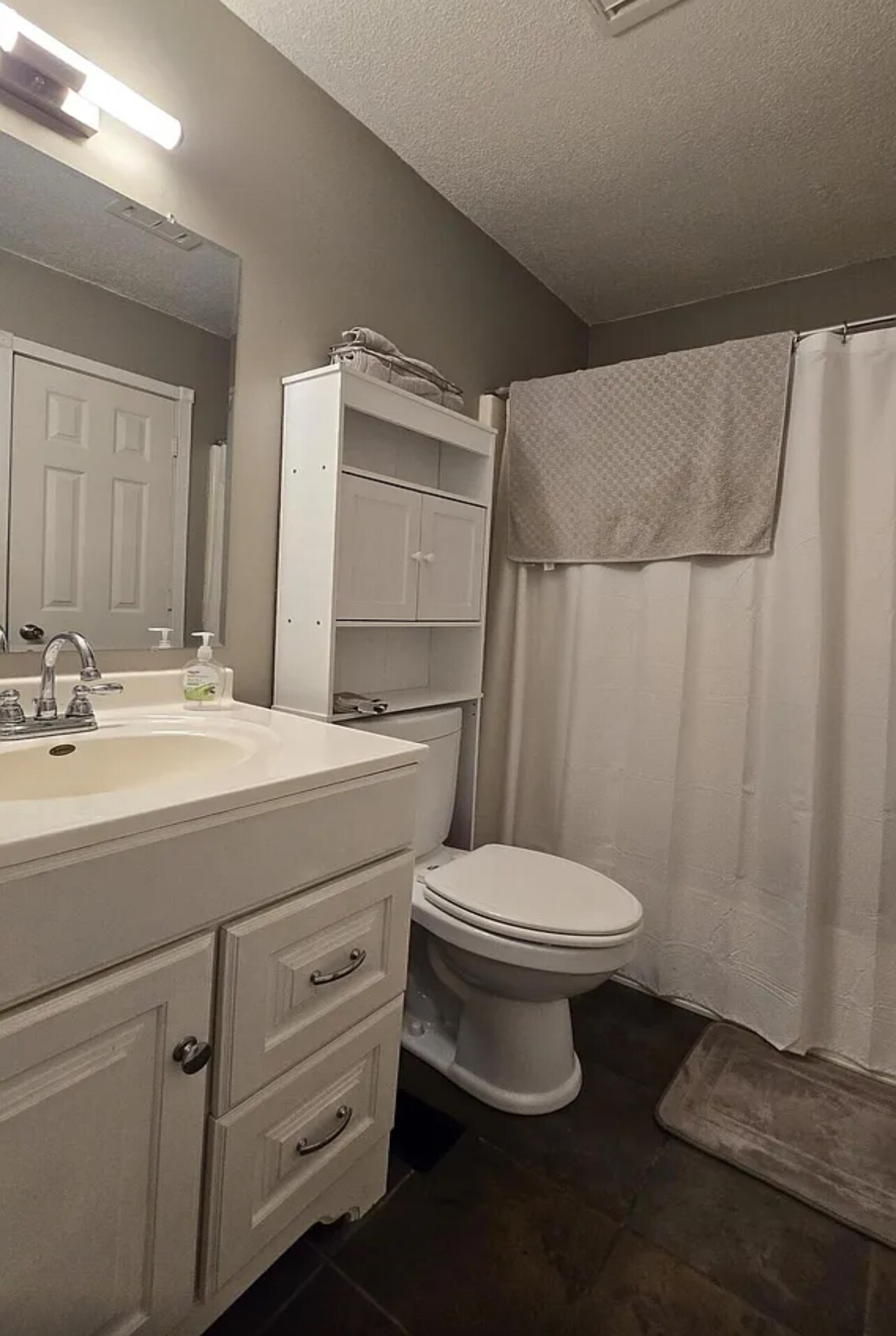 Building Photo - 31 Coventry Ln