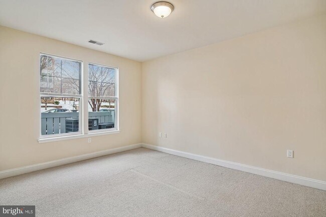 Building Photo - 12824 Clarksburg Square Rd