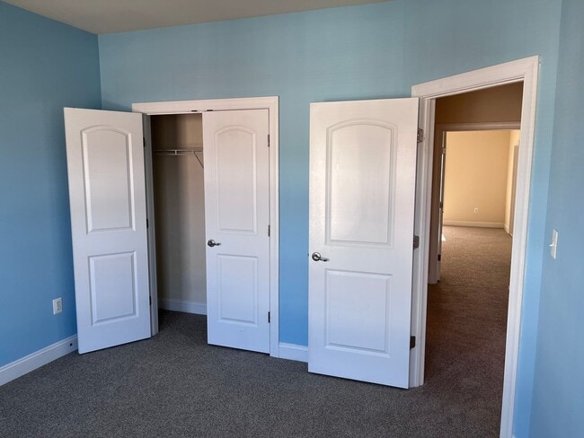 Building Photo - Large Townhouse In Haymarket