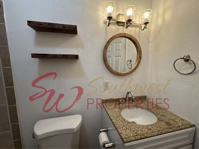 Building Photo - 4 Bedroom 2 Bath with Retro Flair!