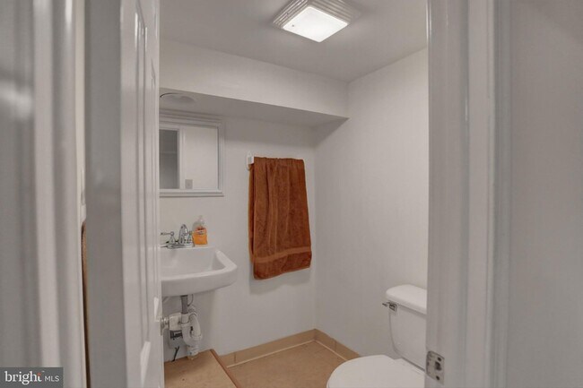 Building Photo - 24414 Graham Ave