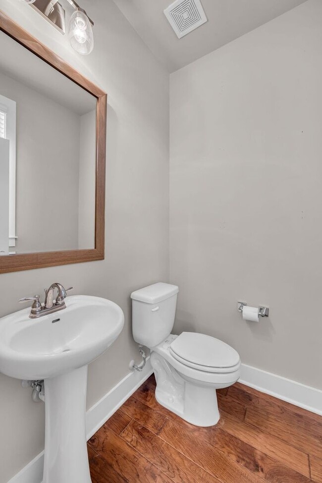 Building Photo - Cottage Park Home