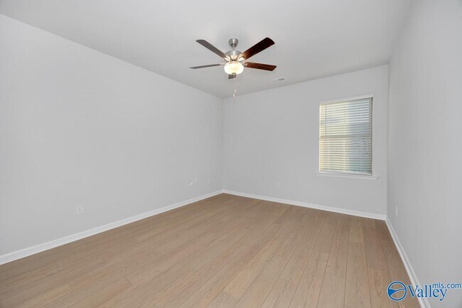 Building Photo - 147 Wolfe Ln