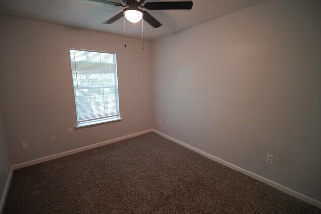 Building Photo - 2446 Talco Hills Dr