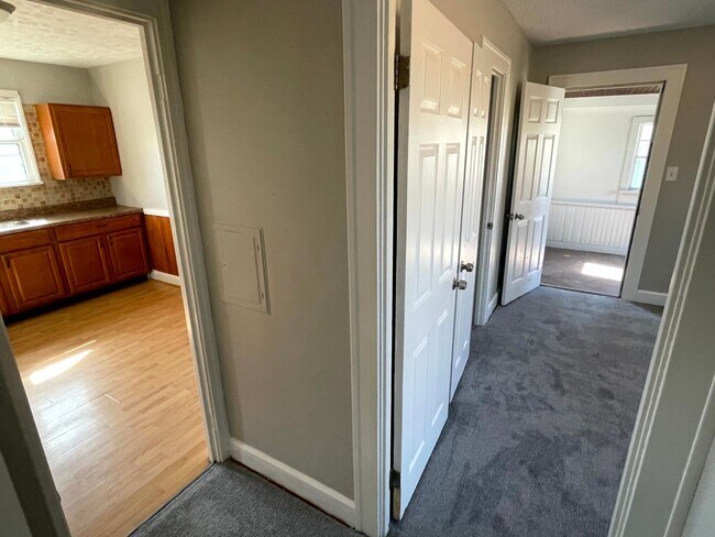 Building Photo - 6711 Dartworth Dr