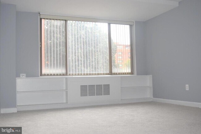 Building Photo - 1121 Arlington Blvd