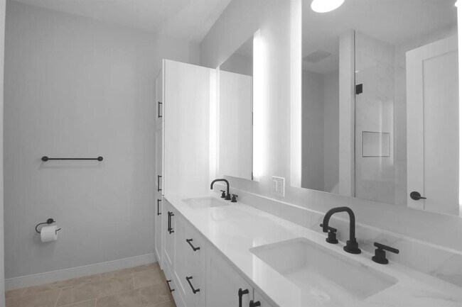 Building Photo - 18 Artisan Dr