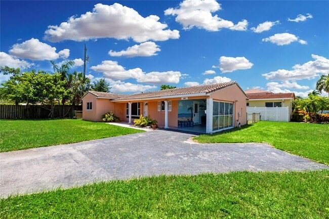 Building Photo - 4511 Sea Grape Dr