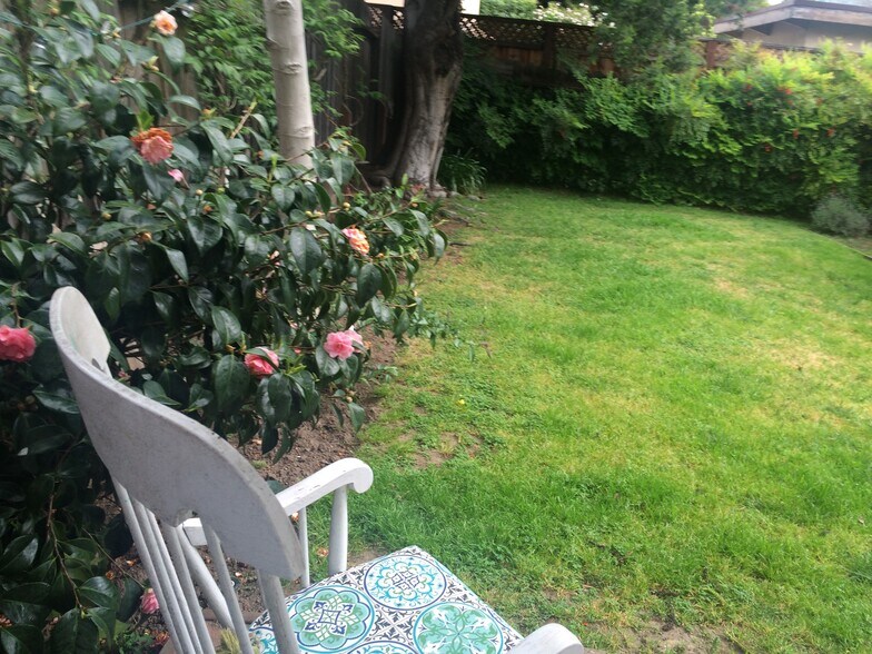 Building Photo - 1064 Fremont St