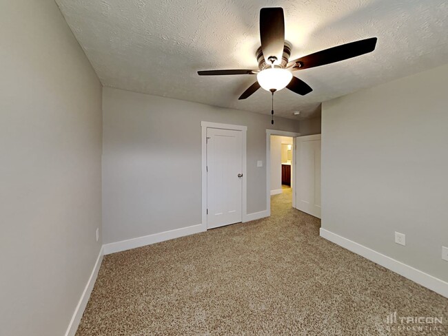 Building Photo - 336 Providence Dr