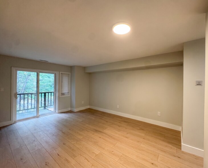 Building Photo - 1414 Whitney Ave