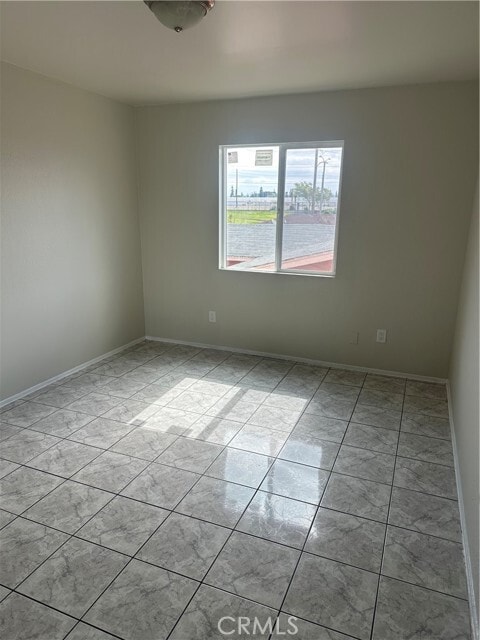 Building Photo - 5120 E 59th Pl