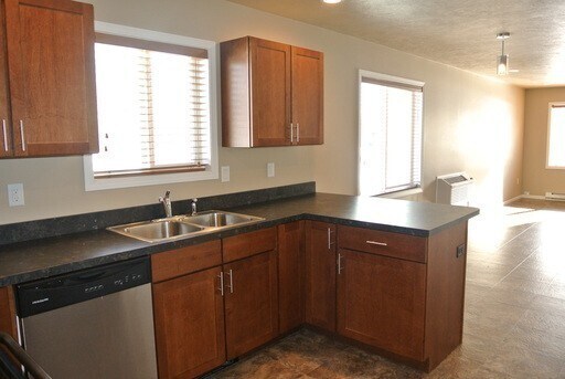 Building Photo - 519 3rd St NW