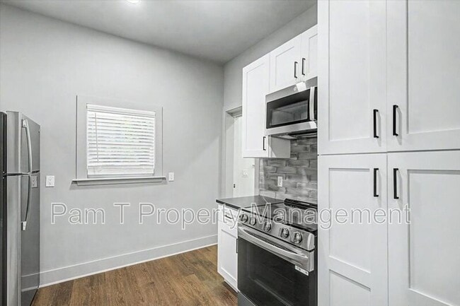 Building Photo - 638 E 37th St