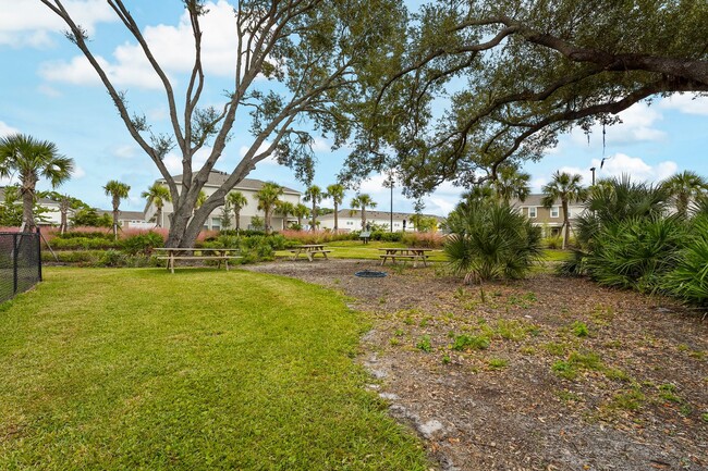 Building Photo - Beautifull Furnished Townhome - Nokomis - ...