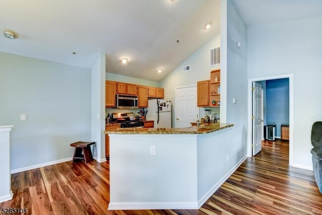 Building Photo - 5803 Tudor Dr