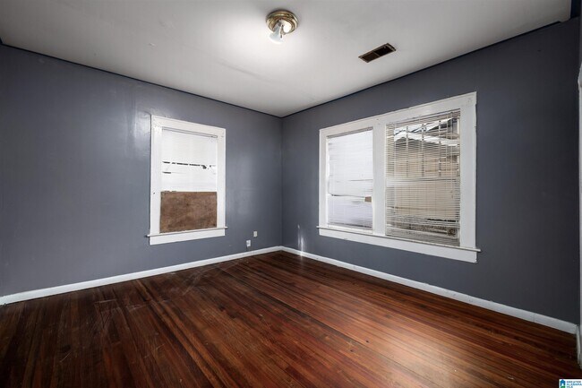 Building Photo - 2518 Ave J