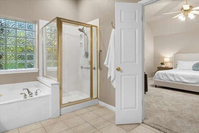 Building Photo - 920 Savanna Ln